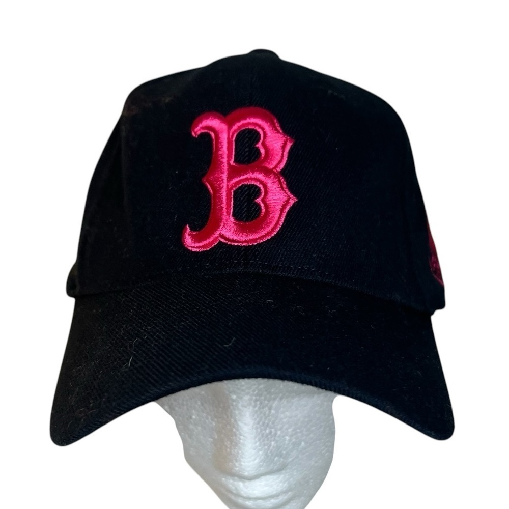 Vintage Y2K MLB Boston Red Socks Fitted Baseball Hat Blue with Pink Embroidery